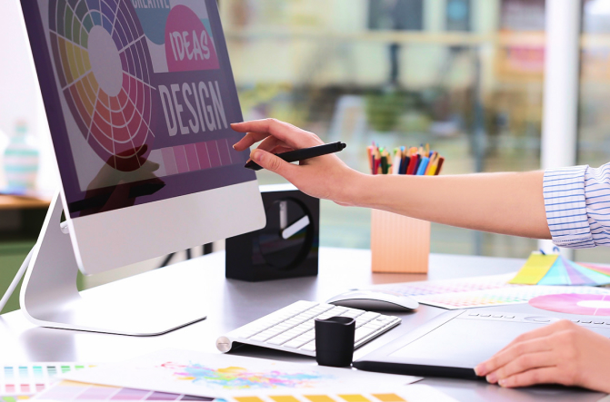 パソコン作業風景